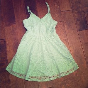 Medium Mint green lace dress with pockets! NWOT